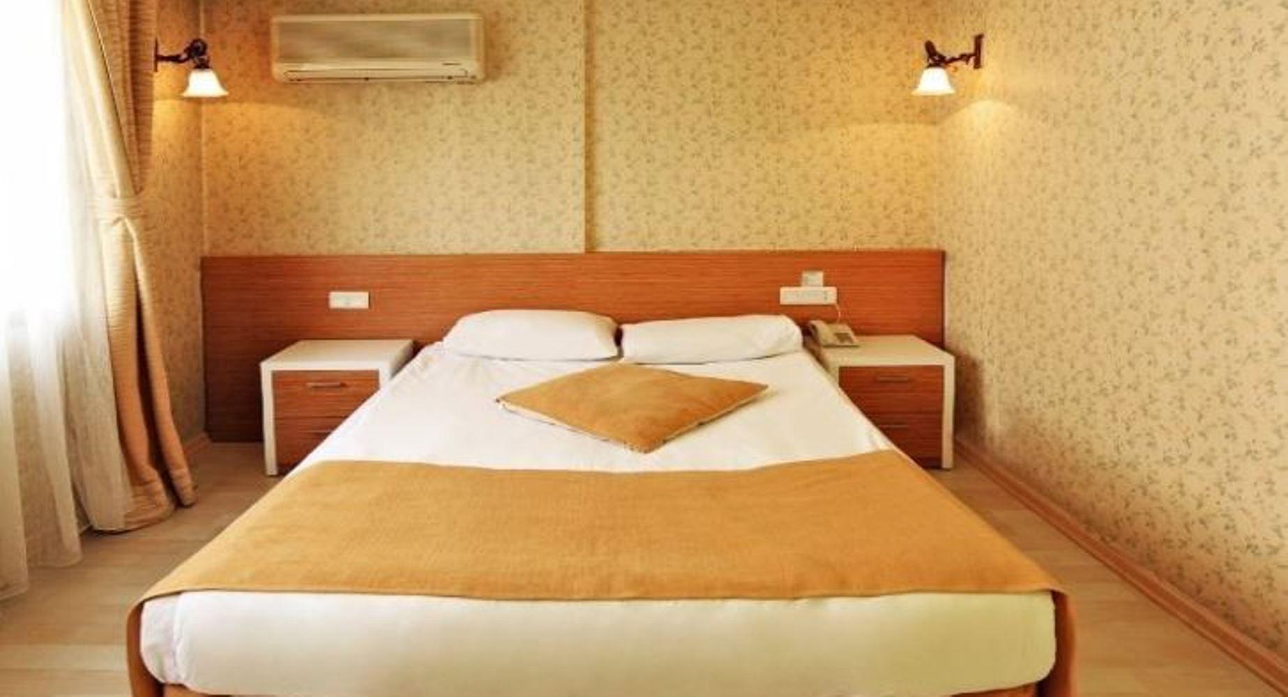 Uestuen Hotel Alsancak Ізмір Екстер'єр фото