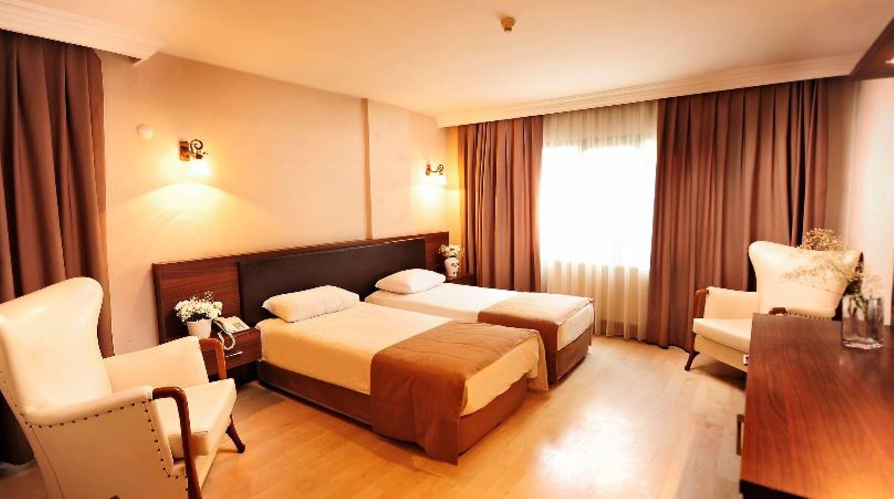 Uestuen Hotel Alsancak Ізмір Екстер'єр фото