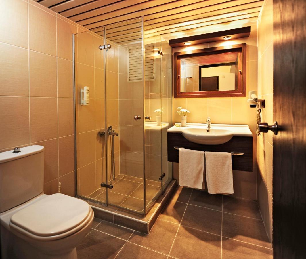 Uestuen Hotel Alsancak Ізмір Екстер'єр фото