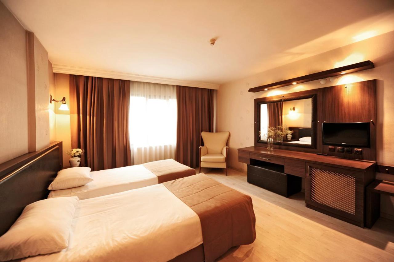Uestuen Hotel Alsancak Ізмір Екстер'єр фото