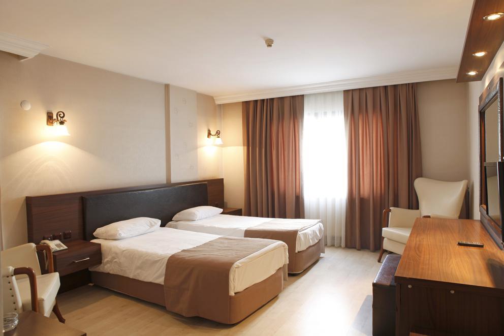 Uestuen Hotel Alsancak Ізмір Екстер'єр фото